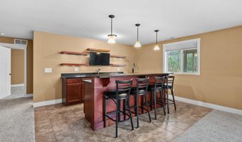 5730 Summerset Woods Dr, Alto, MI 49302