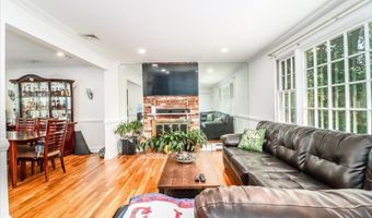 21 Chimney Dr, Bethel, CT 06801