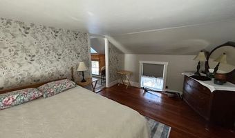 41 Grove St, Belfast, ME 04915