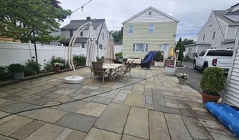 58 Waverly Pl, Bridgeport, CT 06610