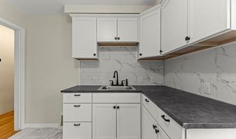 9804 Hubert Ave, Allen Park, MI 48101