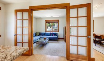 425 Merrill Cir, Ashland, OR 97520