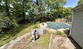 28 Chain Blvd, Bayville, NJ 08721