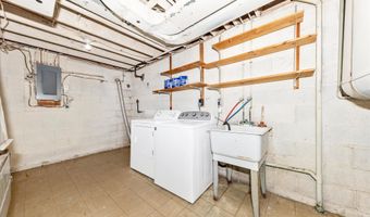 8311 LILLY STONE Dr, Bethesda, MD 20817