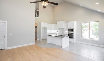 1 Nairn Ln, Bella Vista, AR 72715