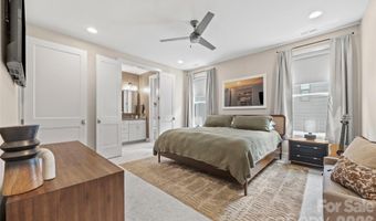 4017 Plaza Row Ct, Charlotte, NC 28205