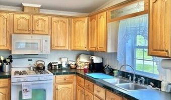 8 Windsor Dr, Alfred, ME 04002