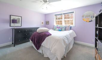 2 Greenview Rd, Brookfield, CT 06804