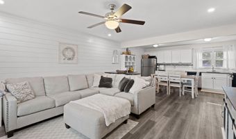 5 TRINITY Pl, Barrington, NJ 08007
