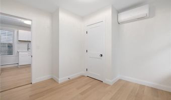 28 Young St 2, Newport, RI 02840