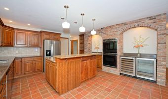 14 Birch Hill Rd, Albany, NY 12211