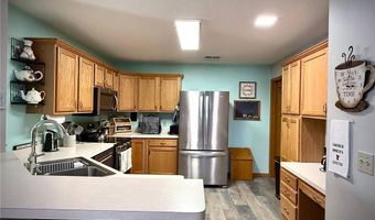 1907 Oak Tree Ln C, Austin, MN 55912