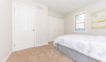 2728 Kimberley Rd, Ann Arbor, MI 48104