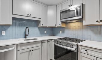 20 Colonial Dr 10, Andover, MA 01810