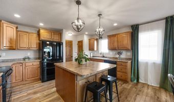 149 Country Club Ct, Anamosa, IA 52205