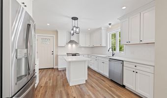 17 Coopers Trl, Arundel, ME 04046