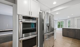 8474 ARARAT Ct, Annandale, VA 22003