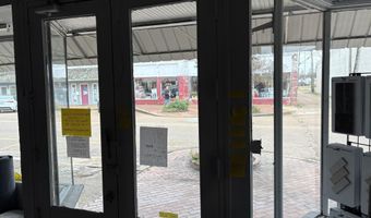111 E Jackson St, Belzoni, MS 39038