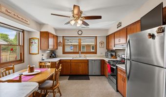 21 N Waterman Ave, Arlington Heights, IL 60004