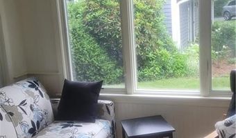 318 Corey Ln 318, Middletown, RI 02842