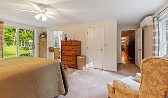 1 Castle View Ln, Belgrade, ME 04917