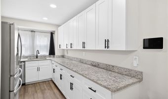 4824 Manchester Rd, Akron, OH 44319
