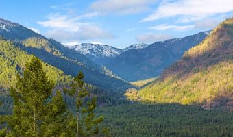 374 Carbine Dr, Clark Fork, ID 83811