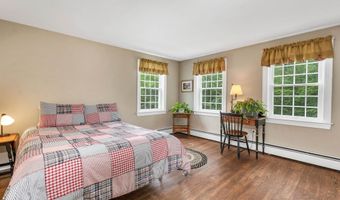69 King Rd, Bedford, NH 03110