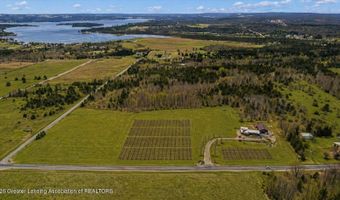 8370 Lakeview Rd, Alanson, MI 49706