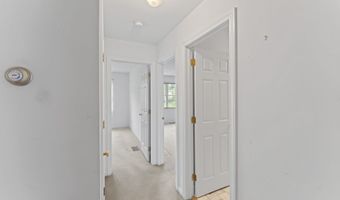 56 Pembroke Rd APT 11, Danbury, CT 06811