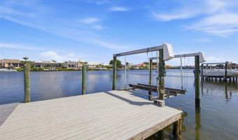 831 CHIPAWAY Dr, Apollo Beach, FL 33572
