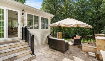 53 Essex Rd, Bedford, NH 03110