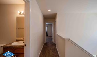 6866 Umpqua River Rd, Casper, WY 82604