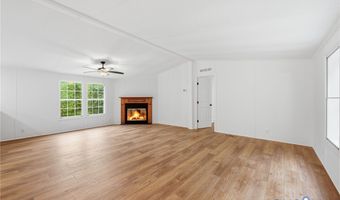 480 Coles Creek Ln, Arvonia, VA 23123