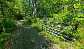 310 Sky Farm Ln, Barnet, VT 05821