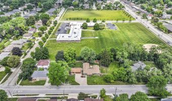 90 E White Oak St, Arlington Heights, IL 60005