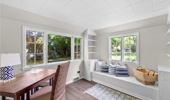 72 Ferry Ln, Barrington, RI 02806