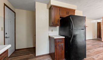 1517 NAVARINO St, Algoma, WI 54201