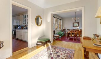 2700 N DINWIDDIE St N, Arlington, VA 22207