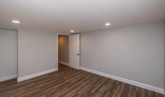 8 SHERMAN Dr, Claymont, DE 19703
