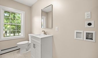 33 Brookline St, Abington, MA 02351
