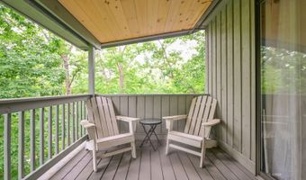 7673 Woodmere Dr 27, Athens, OH 45701