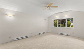 12 Oak Ter, Bellingham, MA 02019