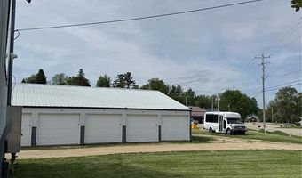 301 Old Dubuque Rd, Anamosa, IA 52205