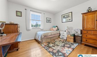 3146 Club Dr, Allentown, PA 18103