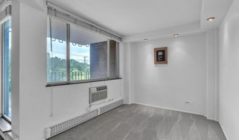 1050 Wall St 2C, Ann Arbor, MI 48105