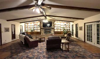 802 W Jj Clark Dr, Artesia, NM 88210