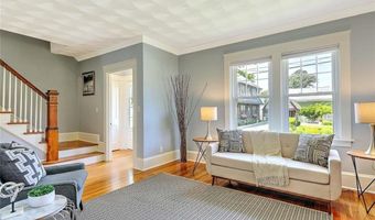 4 Harlem St, East Providence, RI 02916