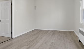 12 W 10TH St, Bayonne, NJ 07002