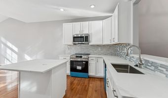 2000 GOLDEN MORNING Dr 32, Bowie, MD 20721